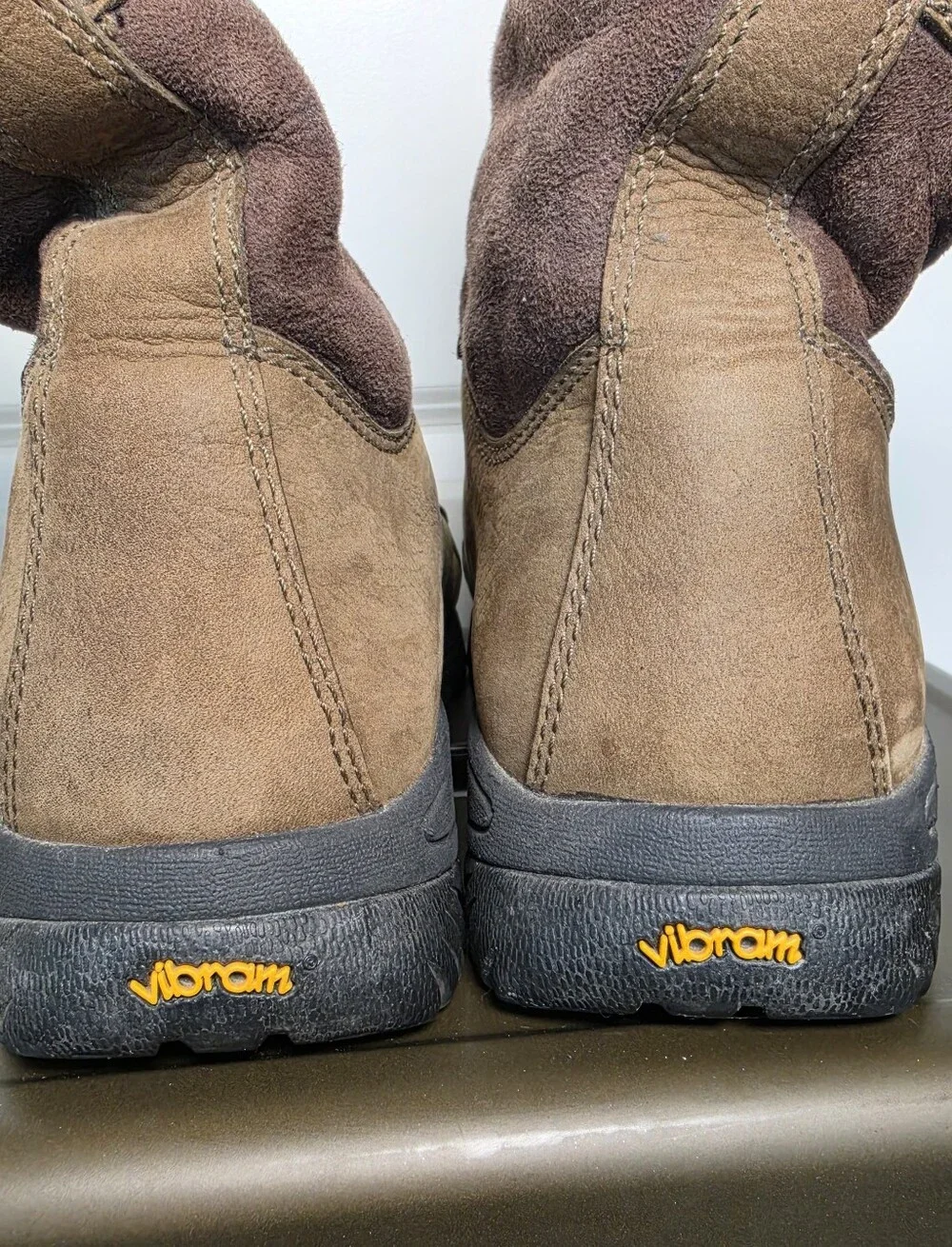 UGG Adirondack Tall Waterproof Sheepskin Boots Men's 11.5 Vibram Snow Hiking